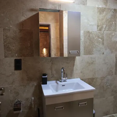 Szálloda Stone Owl & Restaurant 3*