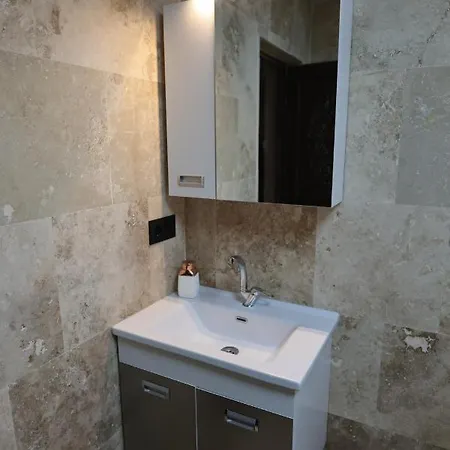 Stone Owl & Restaurant 3*