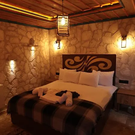 Hotel Stone Owl & Restaurant 3*