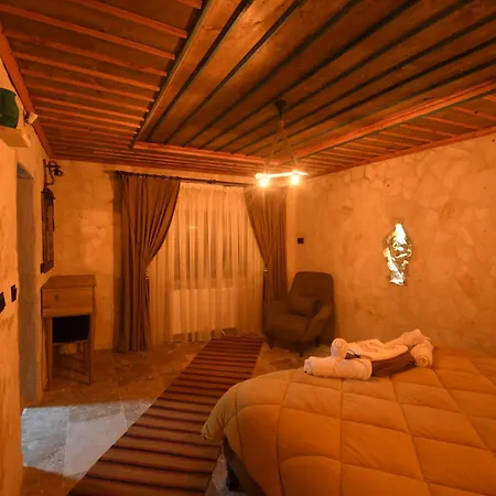 Stone Owl & Restaurant Hotel