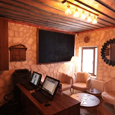Stone Owl & Restaurant Hotel 3*