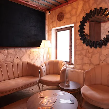 Stone Owl & Restaurant Hotel