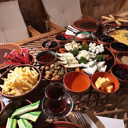 Stone Owl & Restaurant Hotel 3*