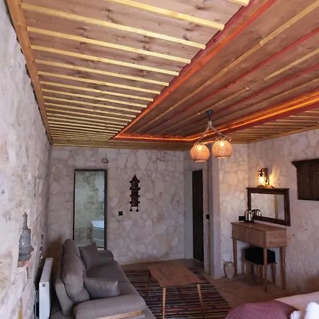 Stone Owl & Restaurant 3*