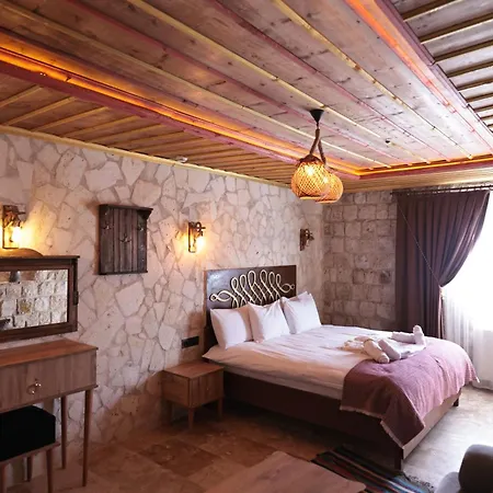 Stone Owl & Restaurant Hotel 3*