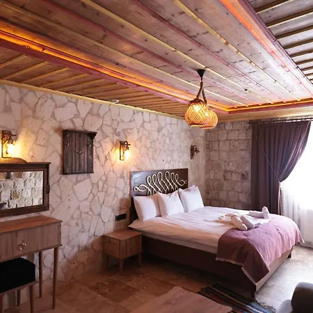 Stone Owl & Restaurant Hotel 3*