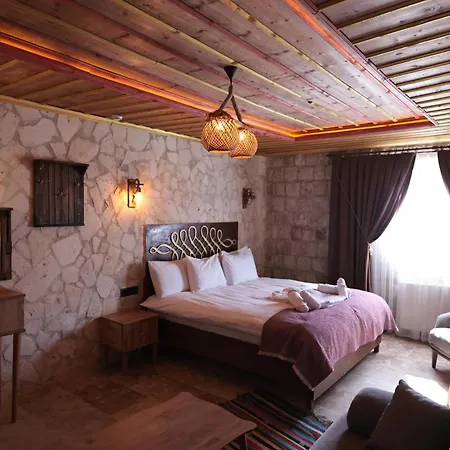 Hotel Stone Owl & Restaurant 3*