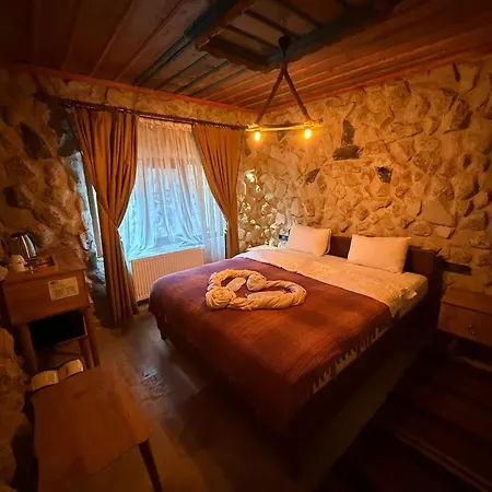 Stone Owl & Restaurant Üçhisar
