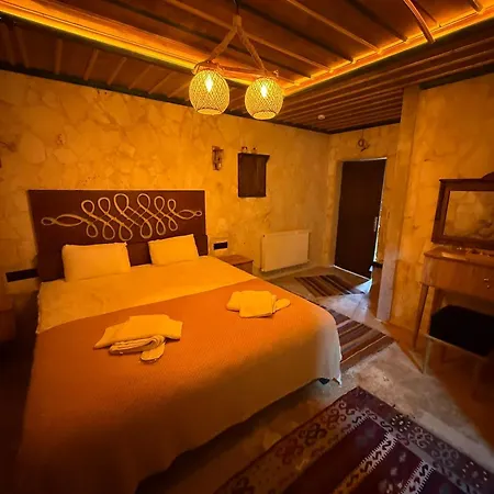 Hotel Stone Owl & Restaurant 3*