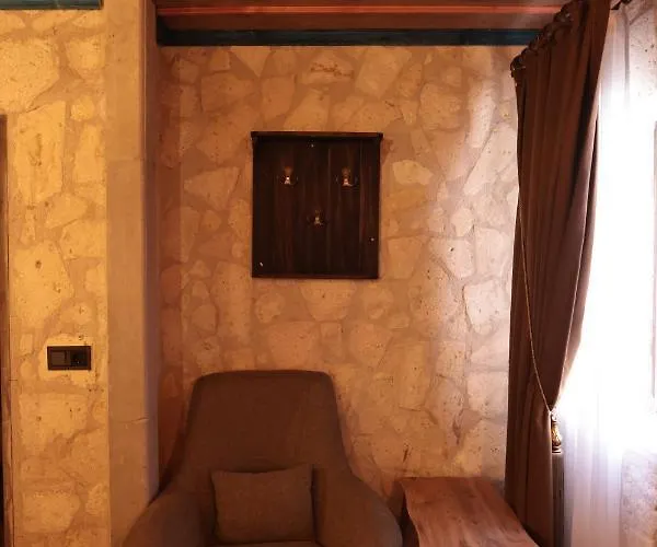 Stone Owl & Restaurant Szálloda 3*