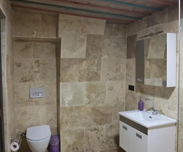 Szálloda Stone Owl & Restaurant 3*