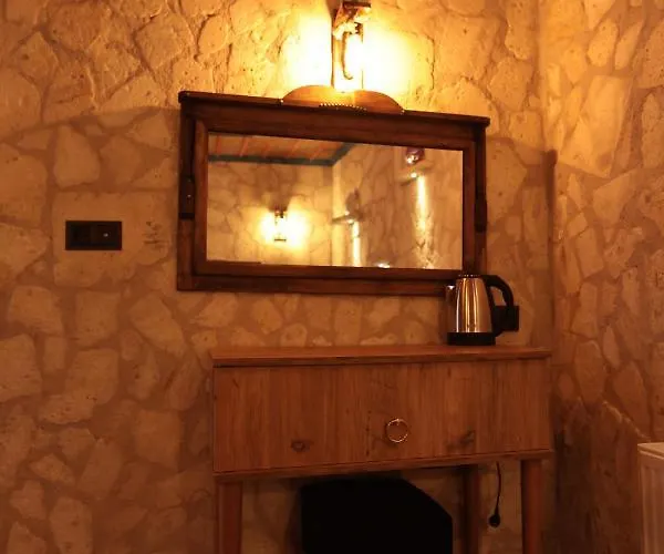 Stone Owl & Restaurant Szálloda