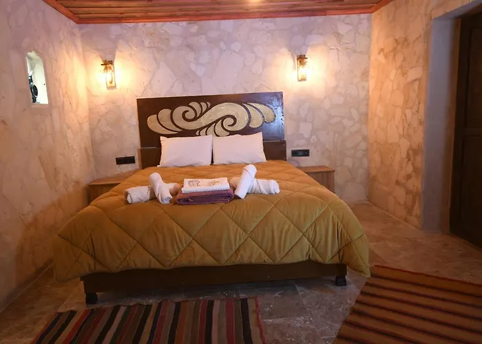 Szálloda Stone Owl & Restaurant 3*