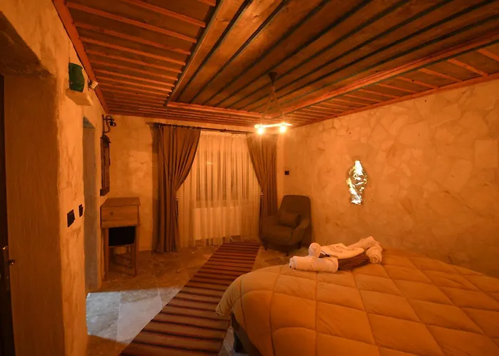 Stone Owl & Restaurant Szálloda