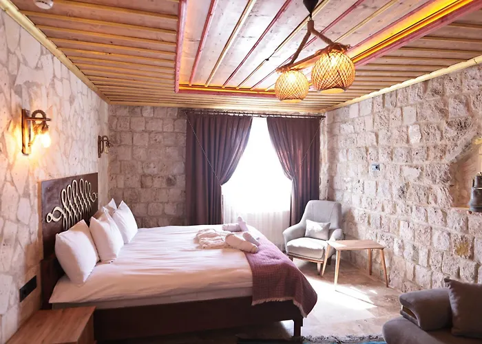 Stone Owl & Restaurant Szálloda