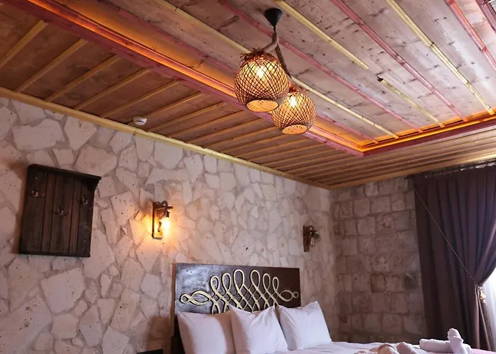 Stone Owl & Restaurant Szálloda