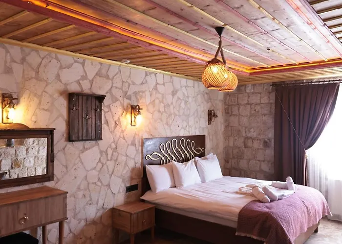 Stone Owl & Restaurant Szálloda 3*