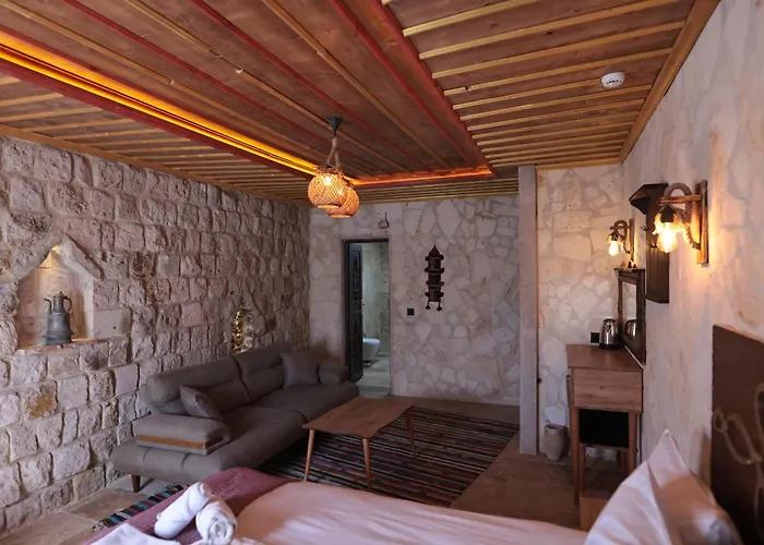 Szálloda Stone Owl & Restaurant 3*