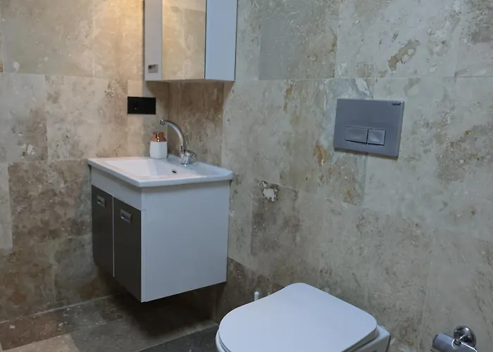 Stone Owl & Restaurant Szálloda 3*